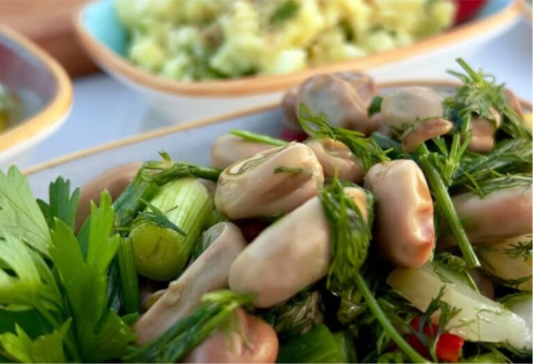 Read more about the article Bitez’de en güzel ve taze meze nerede yenir?